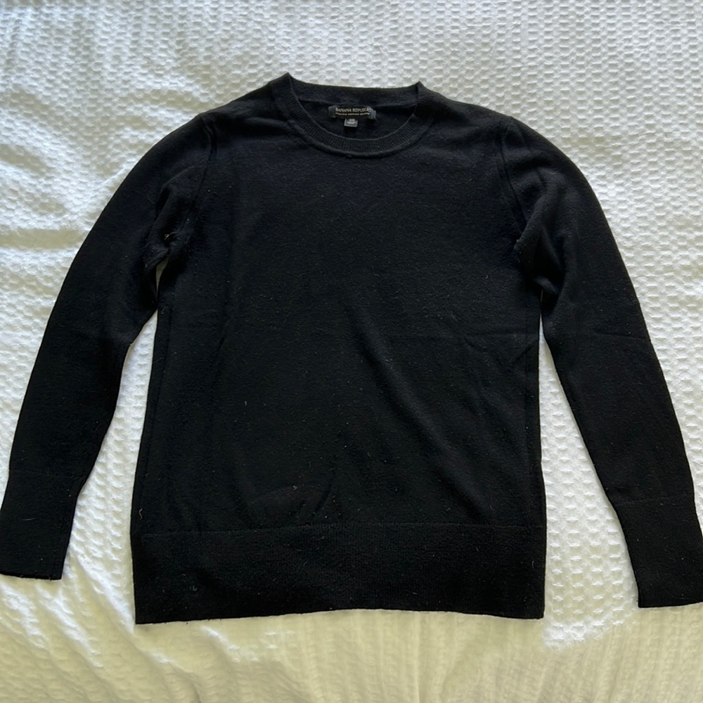 Black Banana Republic Black swooped crew neck. Size extra small.
